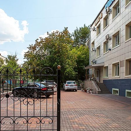 Hotel Topaz Астана Экстерьер фото