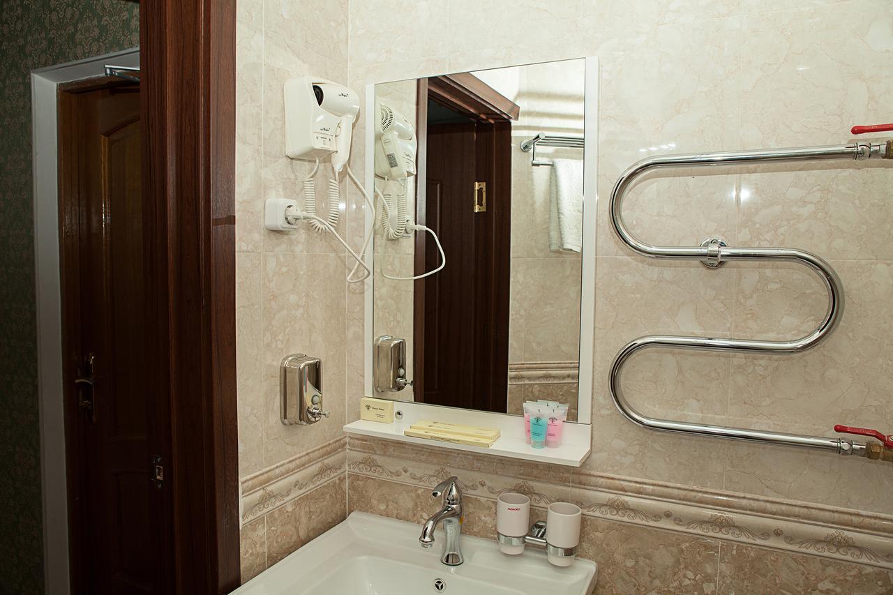 Hotel Topaz Астана Экстерьер фото
